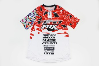Футболка (Джерсі) чоловіча L=(Polyester 80%/Spandex 20%), короткі рукави, вільний крій, біло-червоно-ЧОРНА, НЕ оригінал, арт. 408149