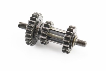 Вал КПП вторинний + шестерня Z-15 + шестерня Z-18 + шестерня Z-23, арт. 606031