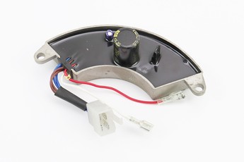 Реле напруги AVR однофазне 4-6кВт (корпус-сегмент, алюміній, контакти-2&raquo;мама&laquo; + 4&raquo;тато&laquo;, 250V, 470µF), арт. 609074